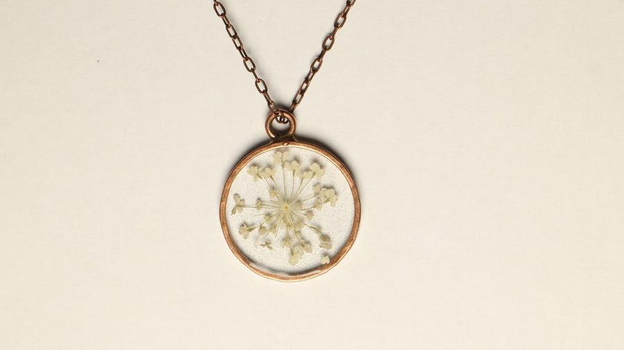 Queen Anne's Lace Circle Necklace