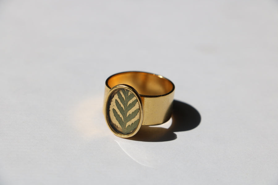 Fern Adjustable Small Oval Ring