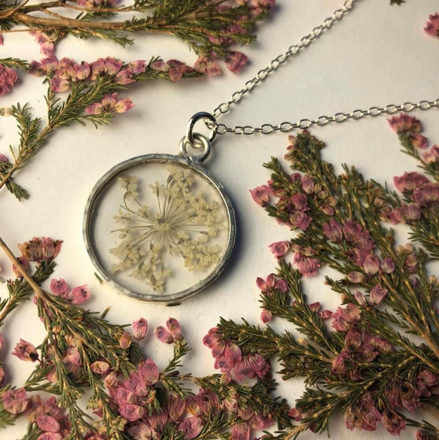 Queen Anne's Lace Circle Necklace