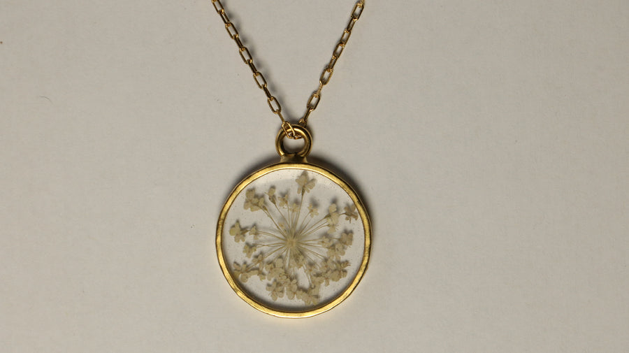 Queen Anne's Lace Circle Necklace