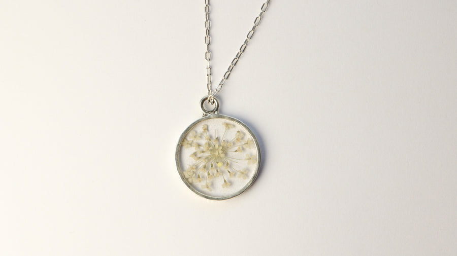 Queen Anne's Lace Circle Necklace