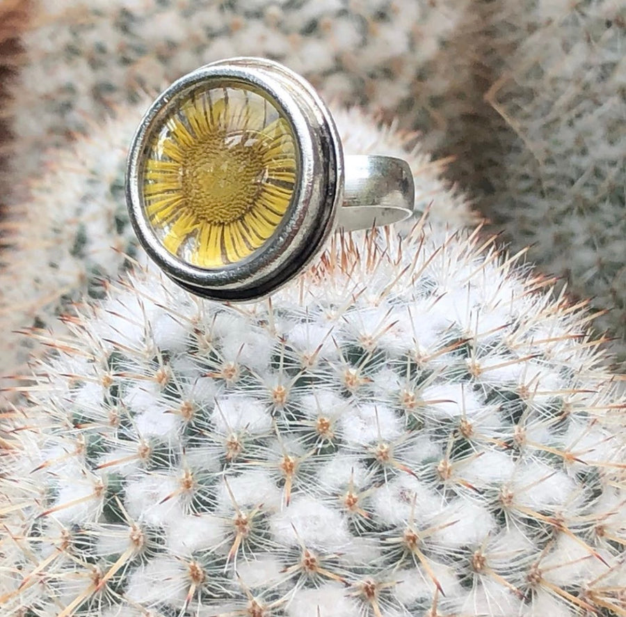 Fleabane Adjustable Traditional Circle Ring