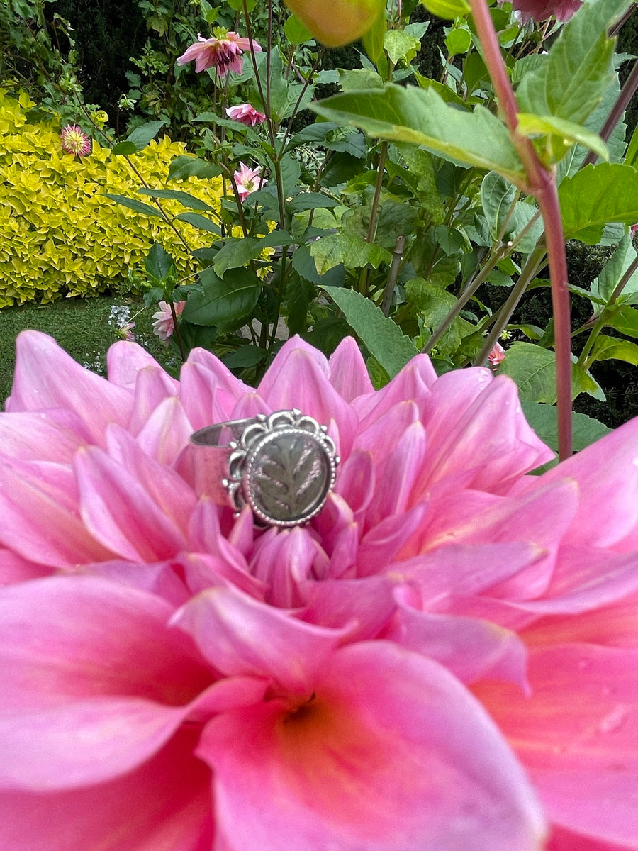 Fern Adjustable Small Circle Ornate Ring